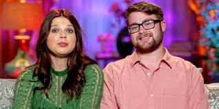 Counting On - Amy Duggar Claps Back at Fans Who Claim Her Sunglasses Look Photoshopped